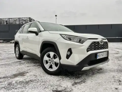 Toyota RAV4 (2024-09-23T00:00:00.000Z)