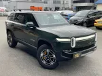 Rivian R1S 2023 1