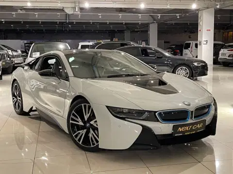 BMW i8 (2024-04-22T00:00:00.000Z)