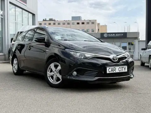 Toyota Auris (2025-11-19T00:00:00.000Z)