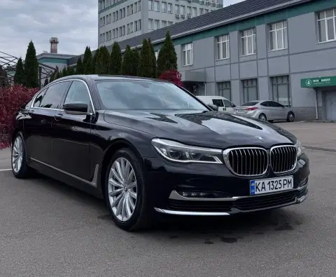 BMW 740i (2025-10-27T00:00:00.000Z)
